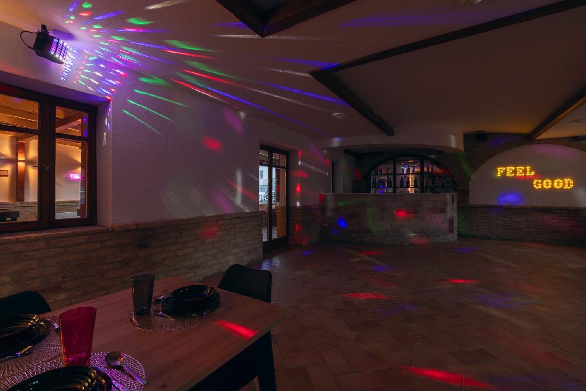 Отель Feel Good House Notincs Экстерьер фото